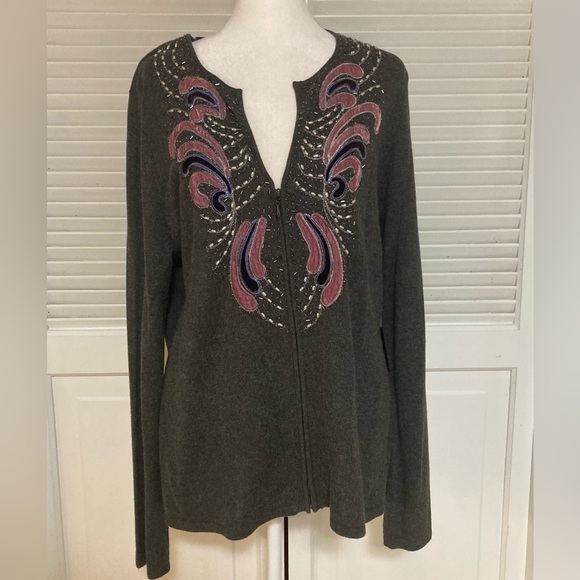 NWT Reba Lightweight Embroidered With Beads Gray & Pink/Purple Zip-up Cardigan - Picture 3 of 12